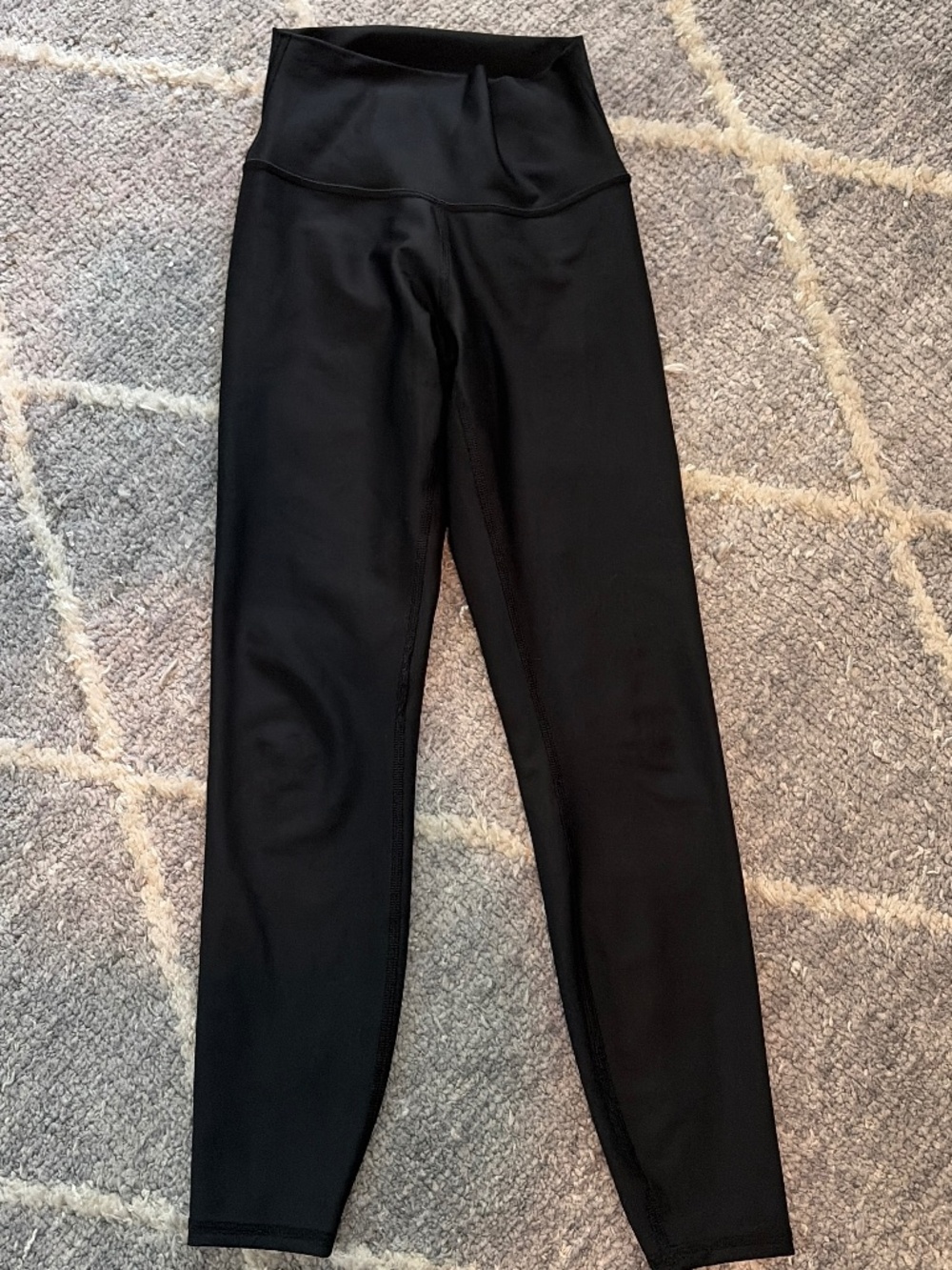 ALO 7/8 Yoga in Black, size XXS